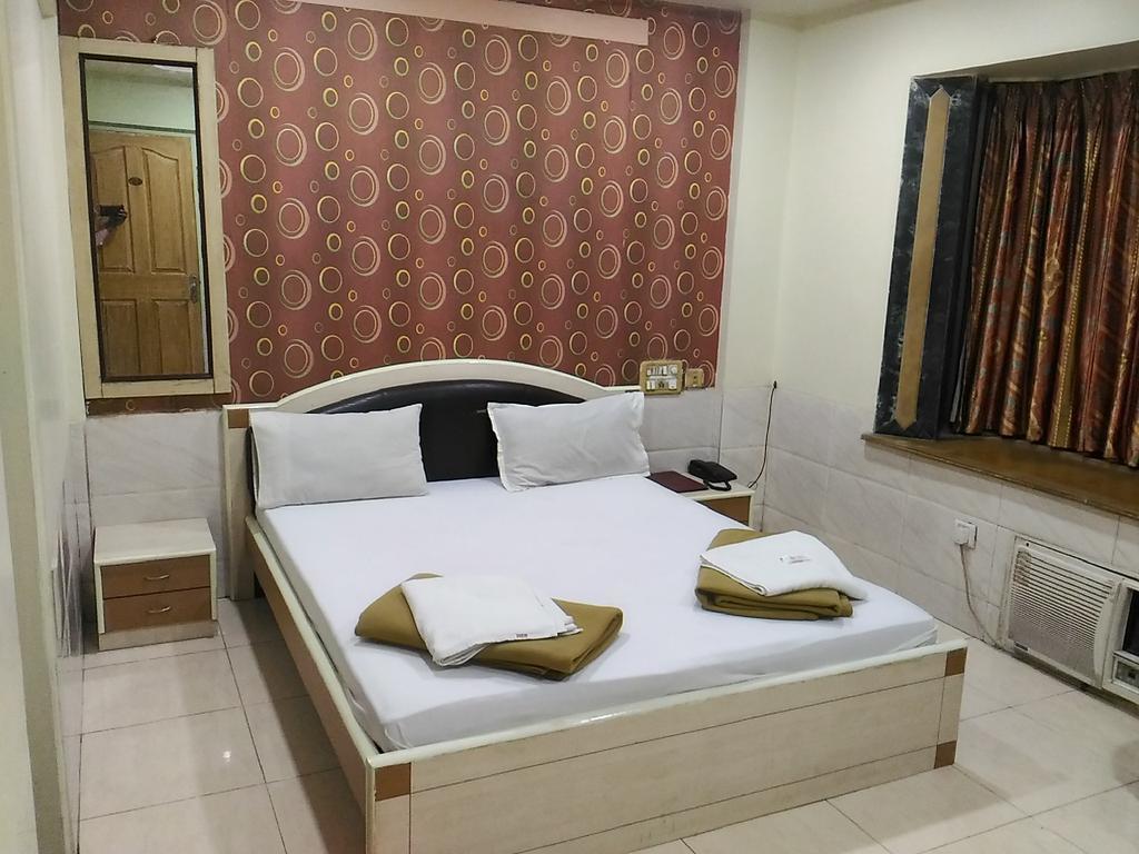 Hotel Palms Navi Mumbai Exterior photo